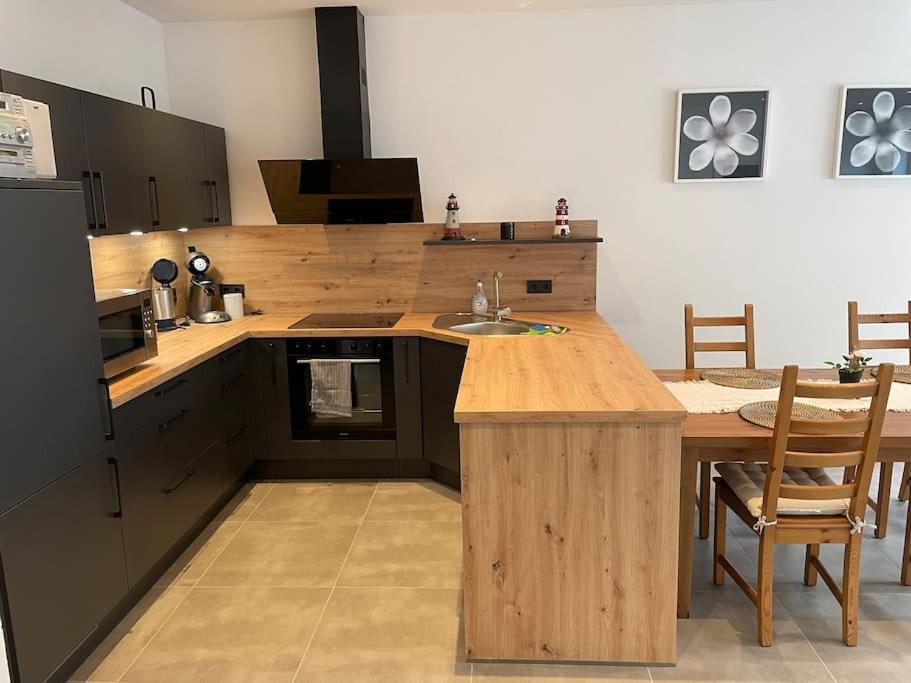 Gemuetliche, Topp Ausgestattete Ferienwohnung Bann Εξωτερικό φωτογραφία